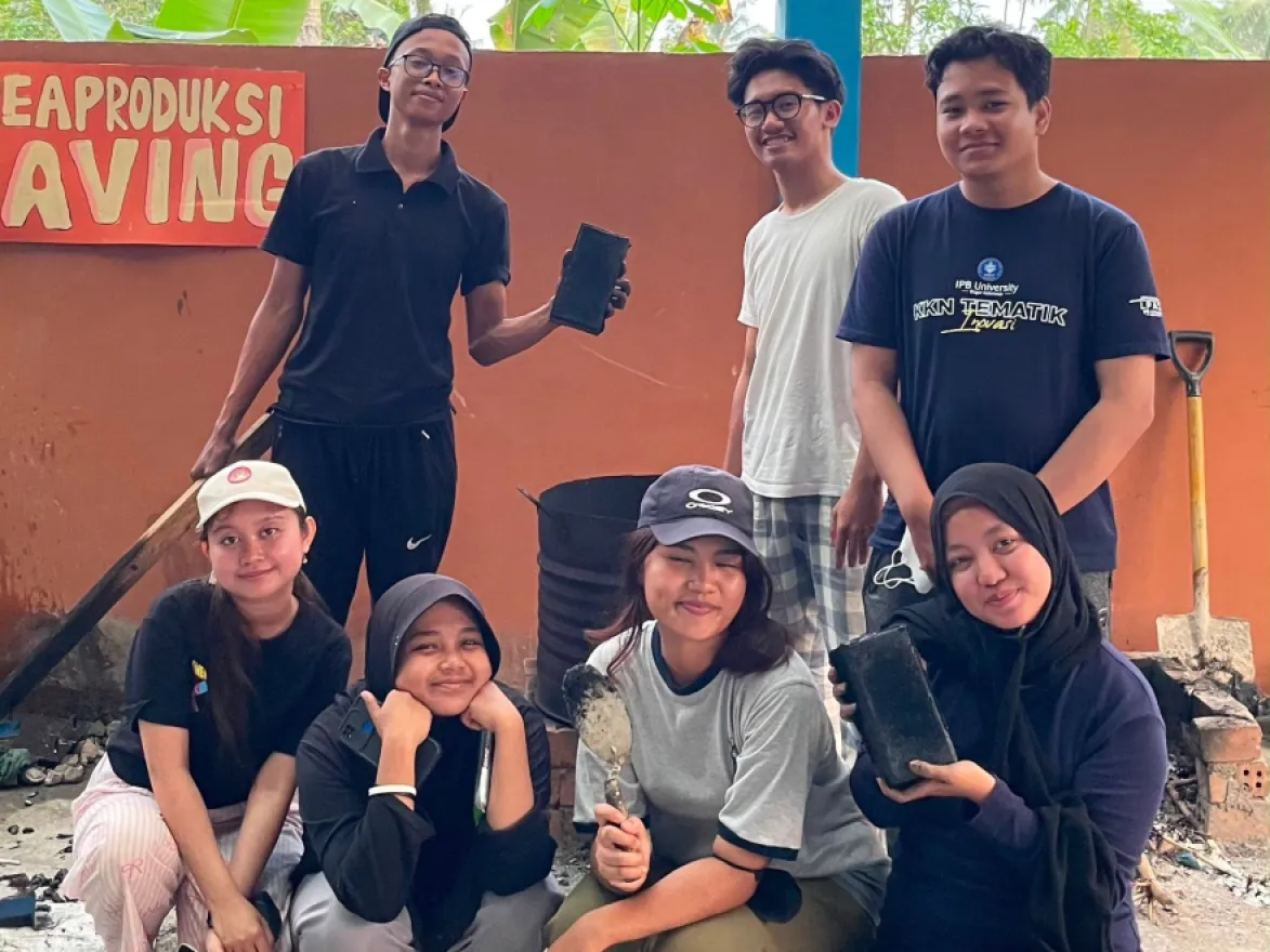 Merajut Pondasi Keberlanjutan di Pekon Waringinsari Timur